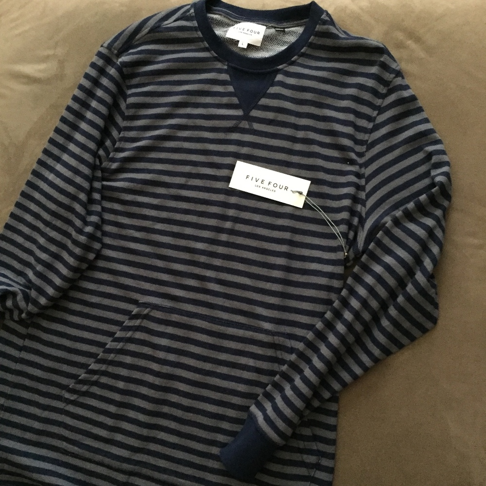 Casual crew neck shirt with pockets